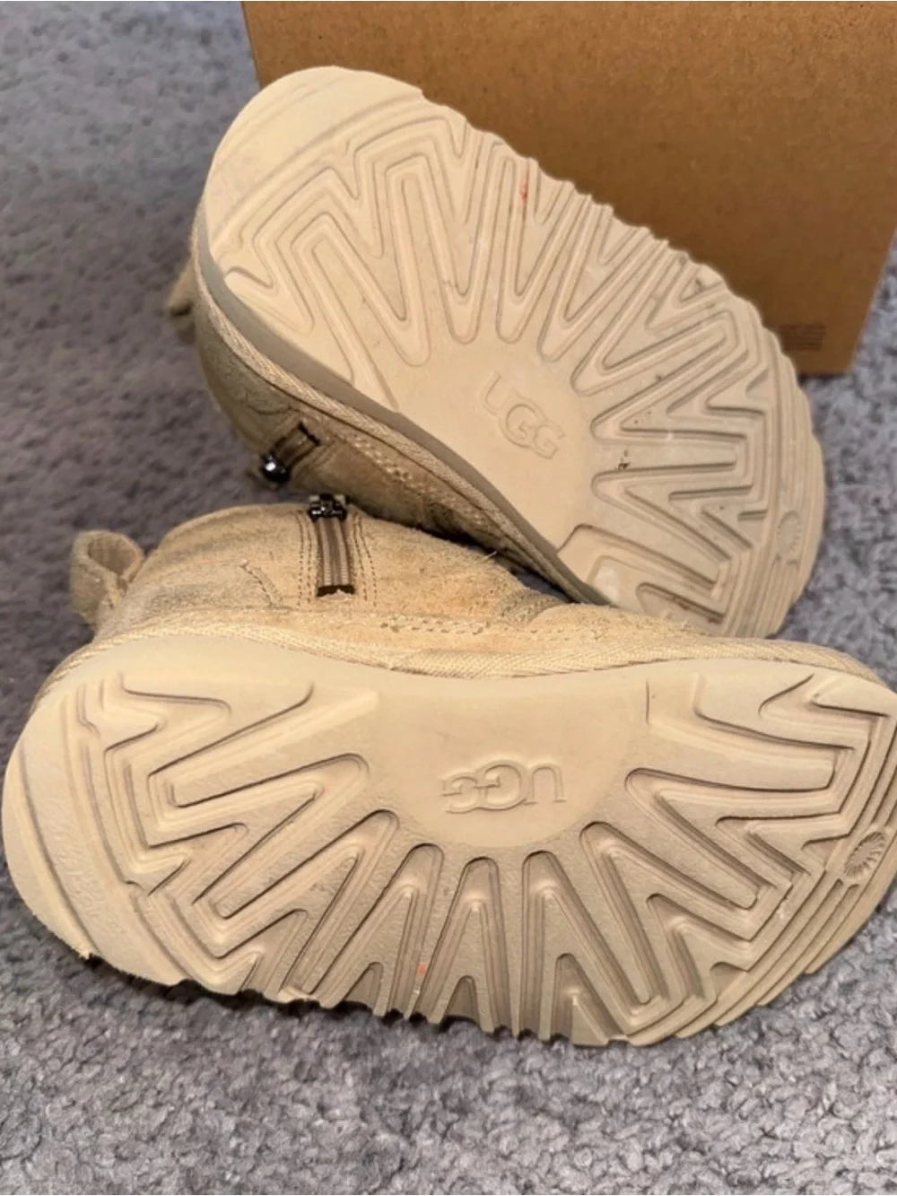 UGG Neumel II Chukka Boots - Toddler US 8